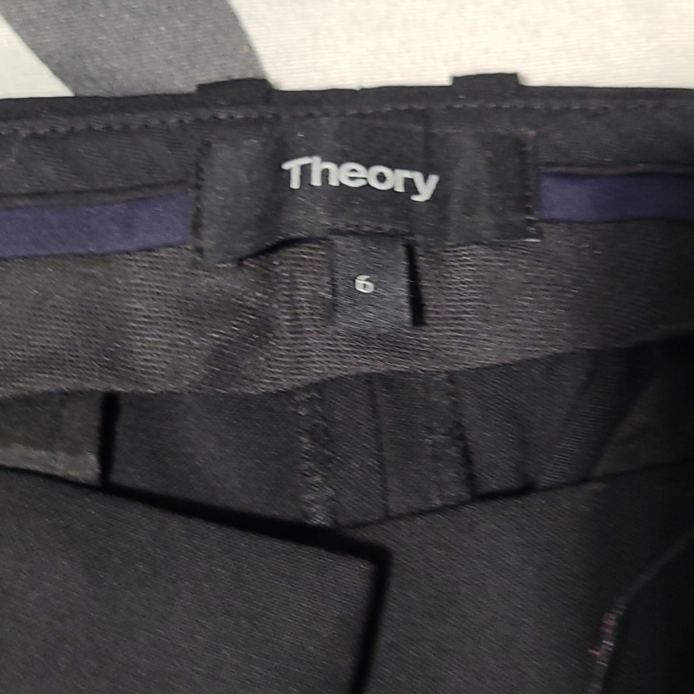 Theory size 6 and black
